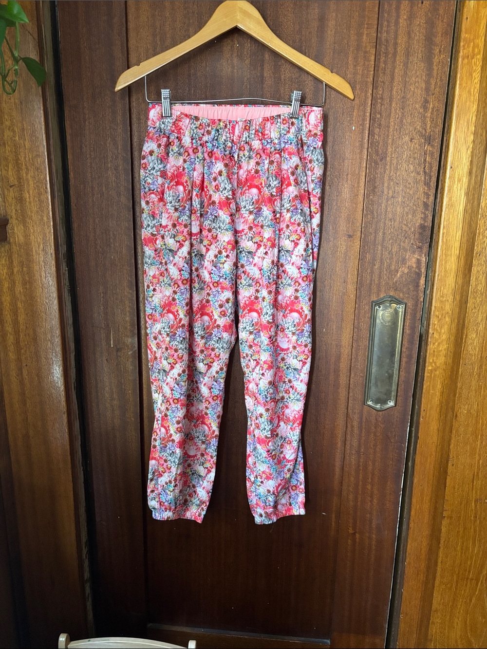 Lululemon Rollin' With My Omies Joggers in the Flowabunga Floral print